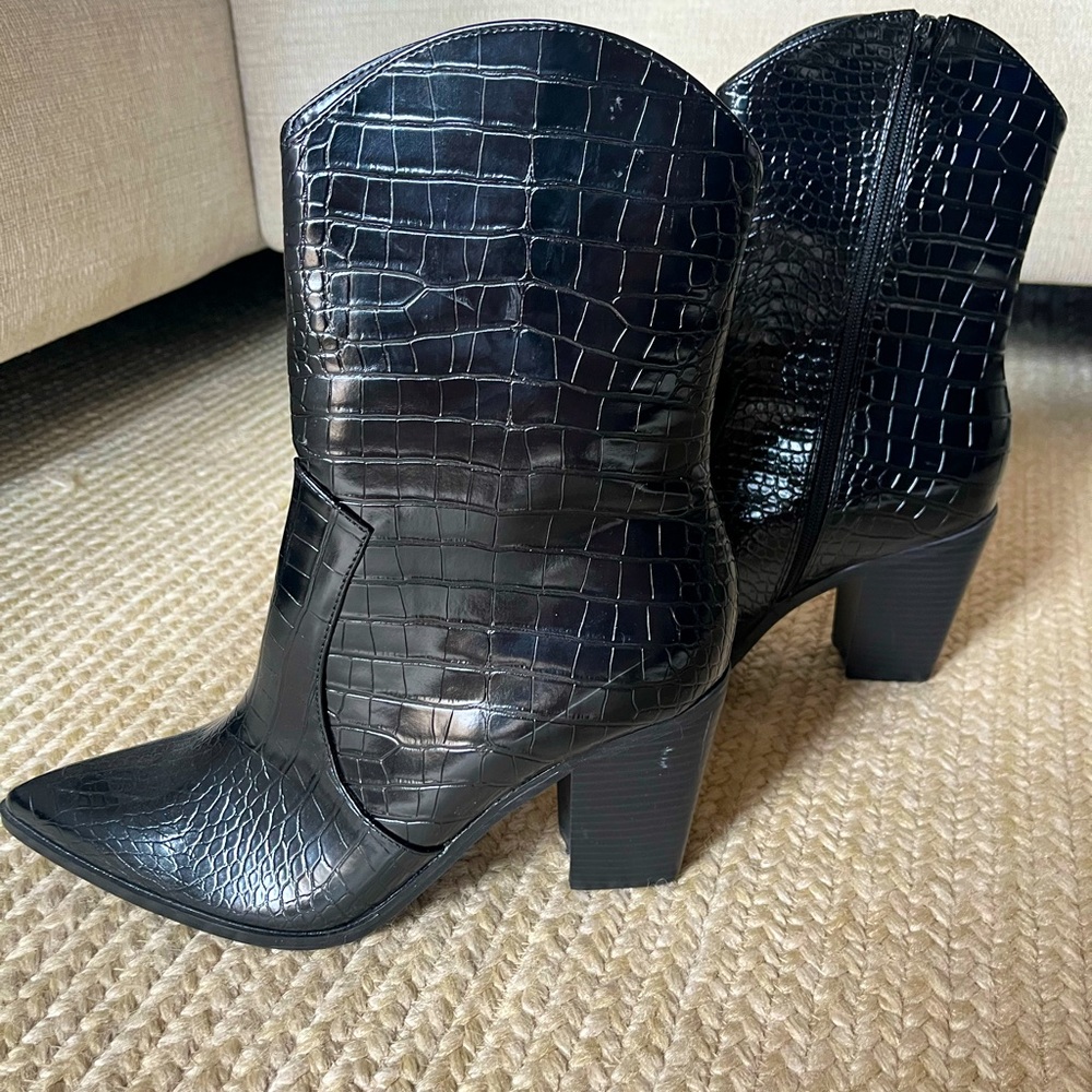 Lulus western croc boots